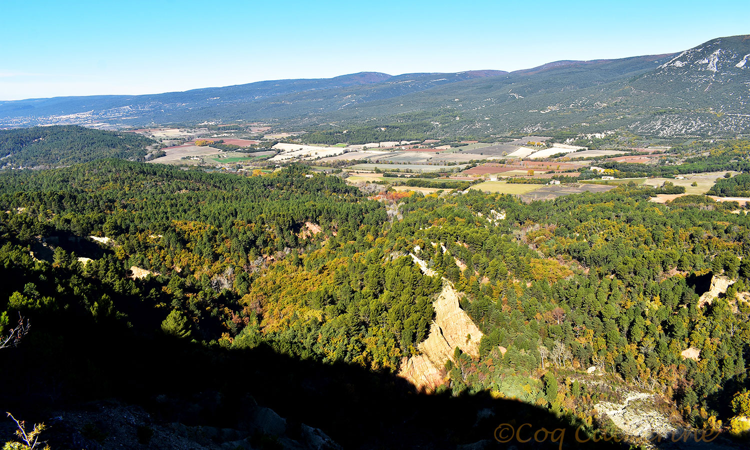 vue aérienne de la vallée de Rustrel